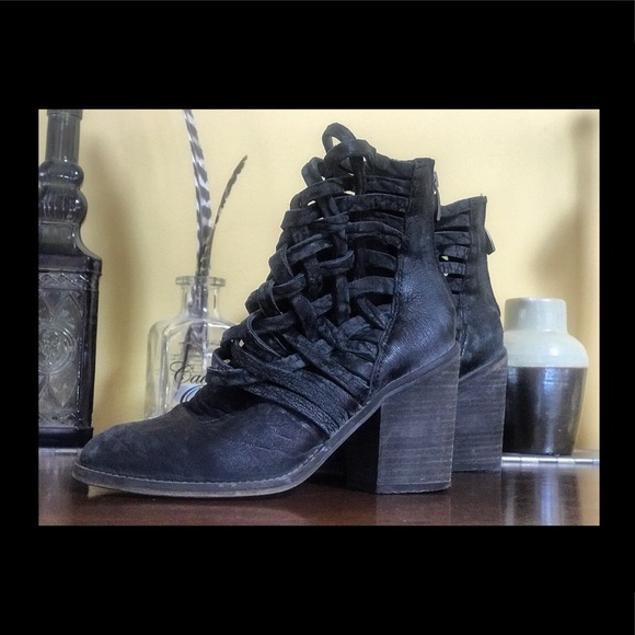 Chunky Braided Zip-up Ankle Boots - Picture 2 of 3